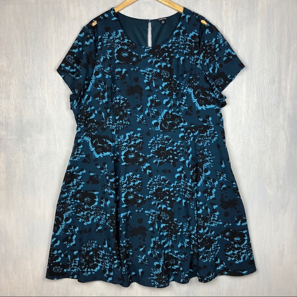 torrid Dresses & Skirts - Torrid monochromatic floral fit and flare dress 26